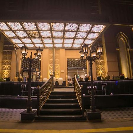 Casablanca Grand Hotel Jiddah Esterno foto The entrance of the hotel
