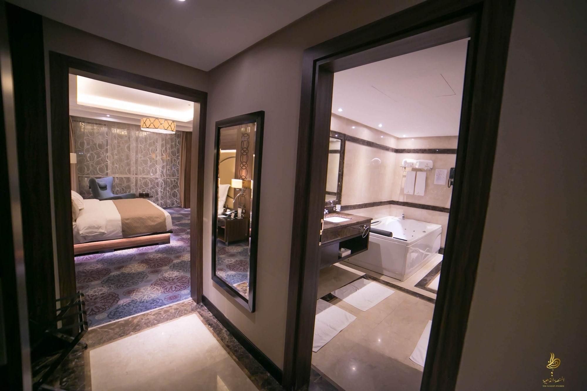 Casablanca Grand Hotel Jiddah Esterno foto A suite at the hotel