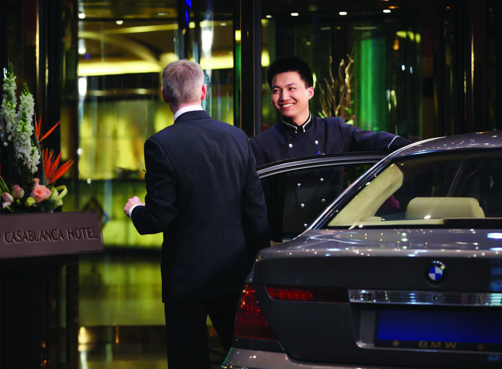 Casablanca Grand Hotel Jiddah Esterno foto Concierge at the Mandarin Oriental, Hong Kong