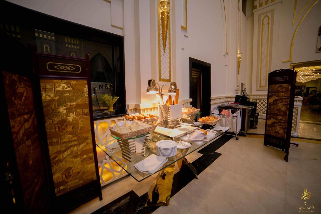 Casablanca Grand Hotel Jiddah Esterno foto A buffet at the Taj Mahal Palace, Mumbai, India
