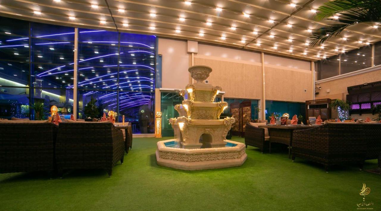 Casablanca Grand Hotel Jiddah Esterno foto Fountain at the hotel