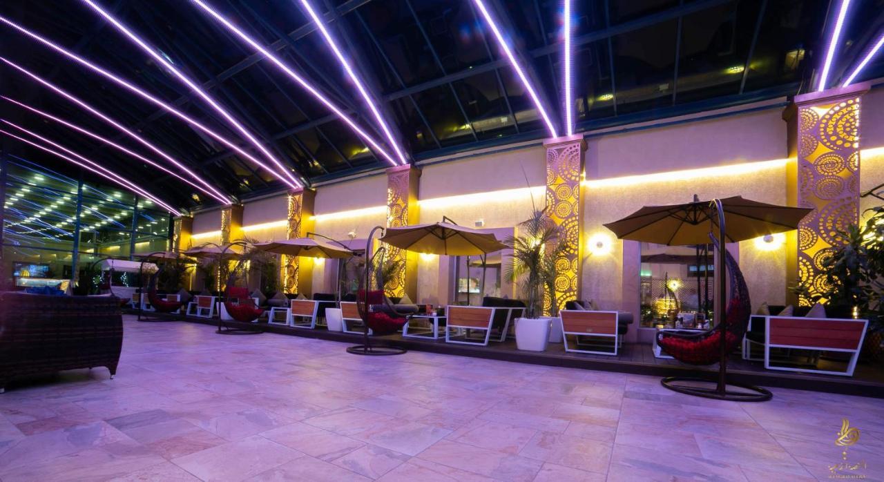 Casablanca Grand Hotel Jiddah Esterno foto The interior of the hotel