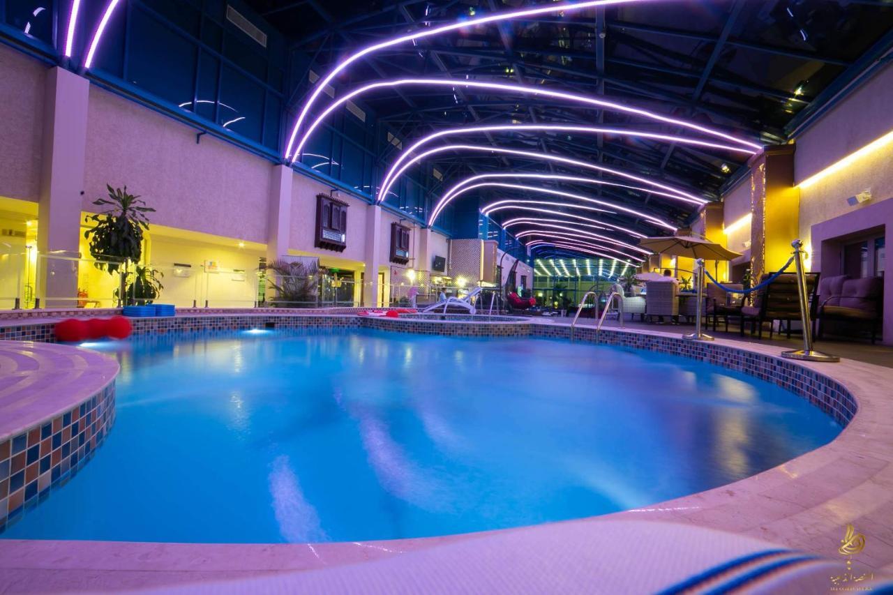 Casablanca Grand Hotel Jiddah Esterno foto The swimming pool at the hotel