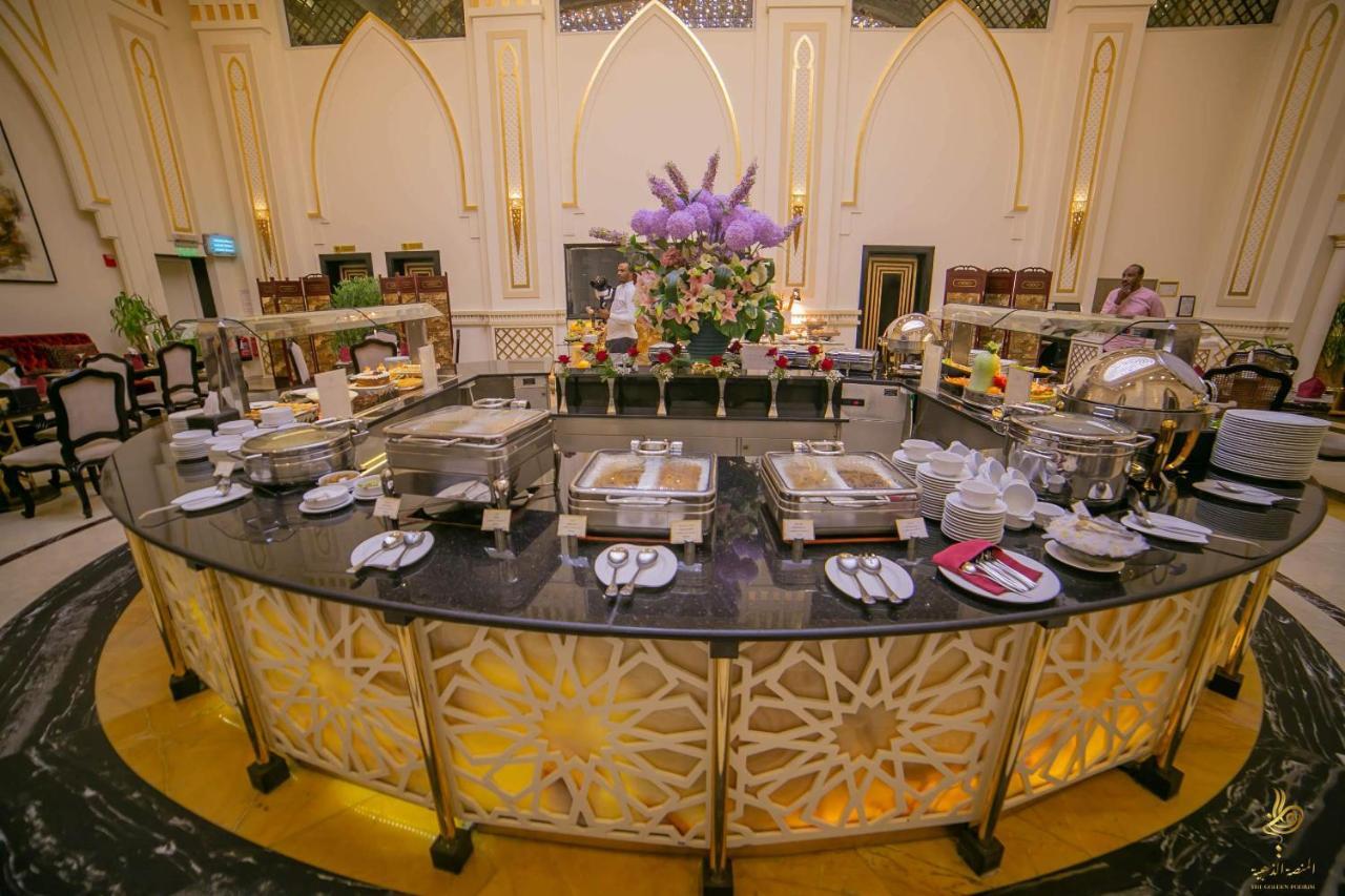 Casablanca Grand Hotel Jiddah Esterno foto A buffet at a hotel